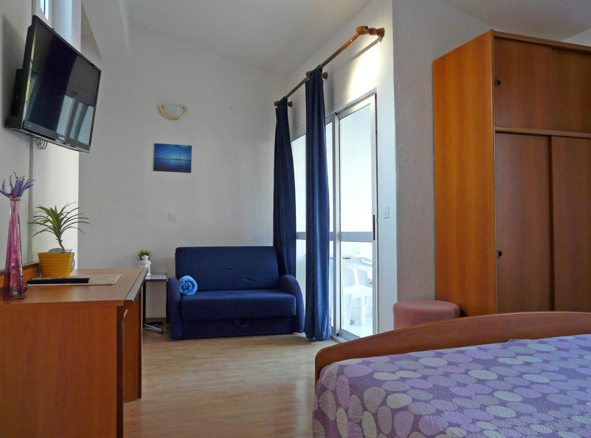 Apartments By The Sea Drvenik Donja Vala, Makarska - 6756 ภายนอก รูปภาพ
